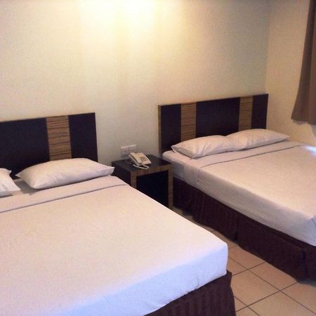 Hotel Traveller Kota Kinabalu Room photo