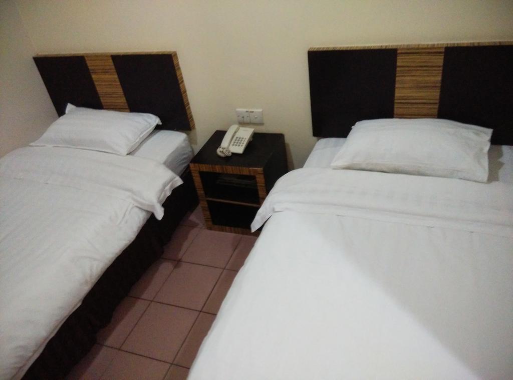 Hotel Traveller Kota Kinabalu Exterior photo