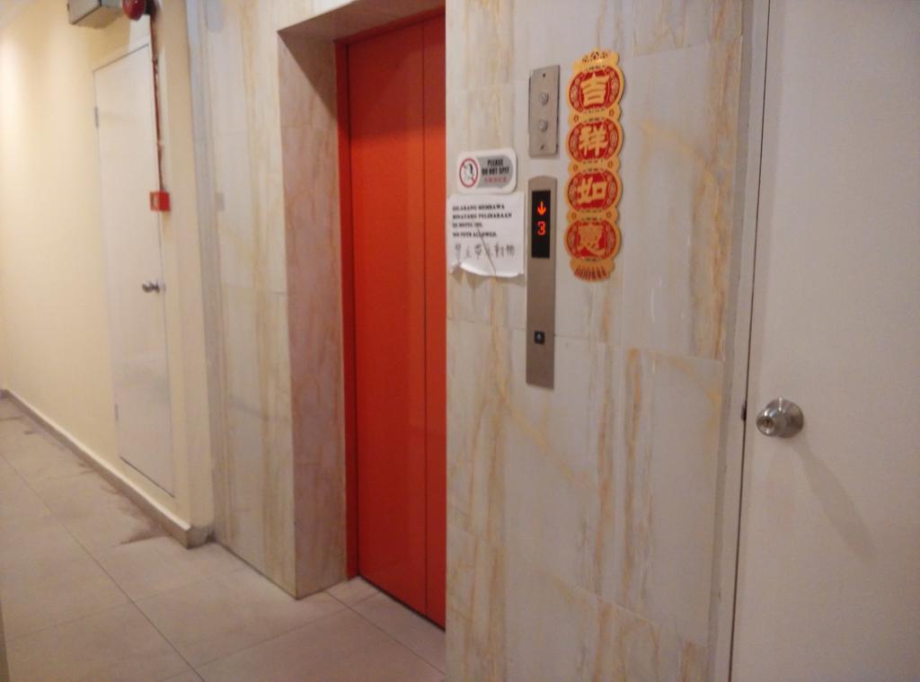 Hotel Traveller Kota Kinabalu Exterior photo