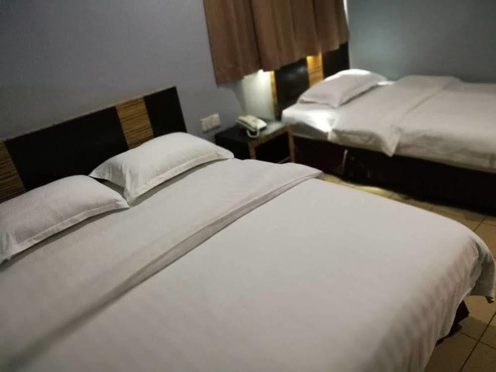 Hotel Traveller Kota Kinabalu Exterior photo
