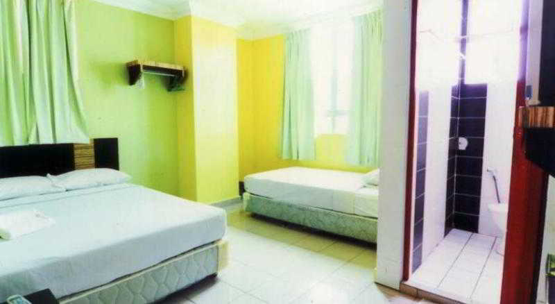 Hotel Traveller Kota Kinabalu Exterior photo